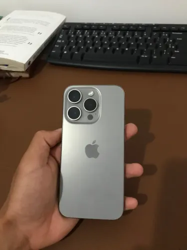 iPhone 15 pro 256gb