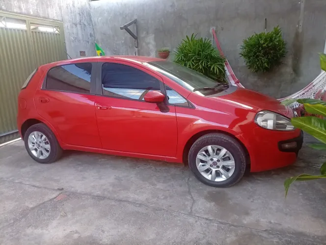 Fiat Punto Attractive 1.4 Fire Flex 8V 5P 2013