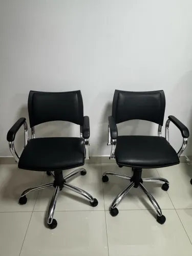 Cadeiras para escritório usadas