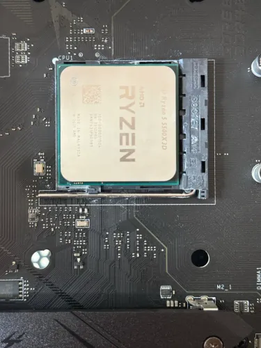 Ryzen 5 5500X3D ? 6 Cores / 12 Threads