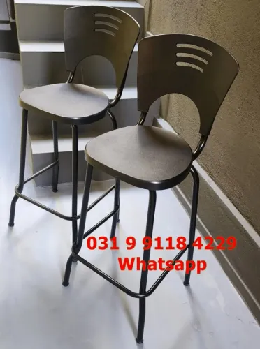 Banquetas altas novas na cor preta 70 cm Frete grátis