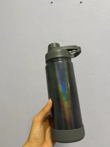 Garrafa térmica preto brilho holográfico