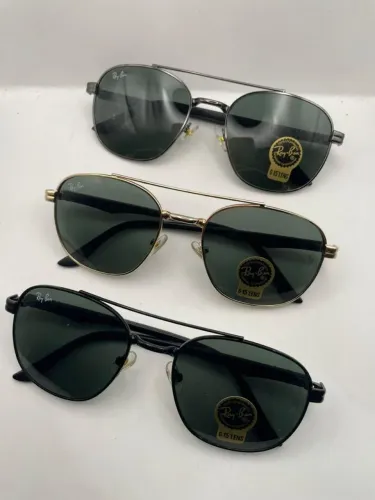 Óculos esportivos para vcs que são apaixonados por esse acessórios q traz muitos estilo 