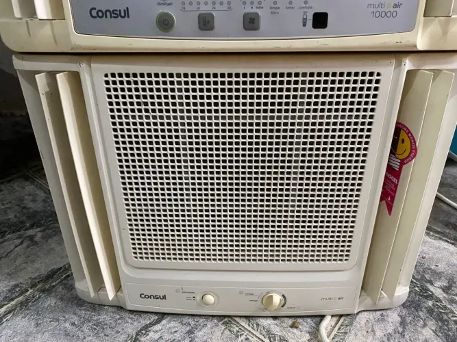 Ar condicionado Consul 7500 BTUs 220v perfeitamente bom.. entrego sem custo 