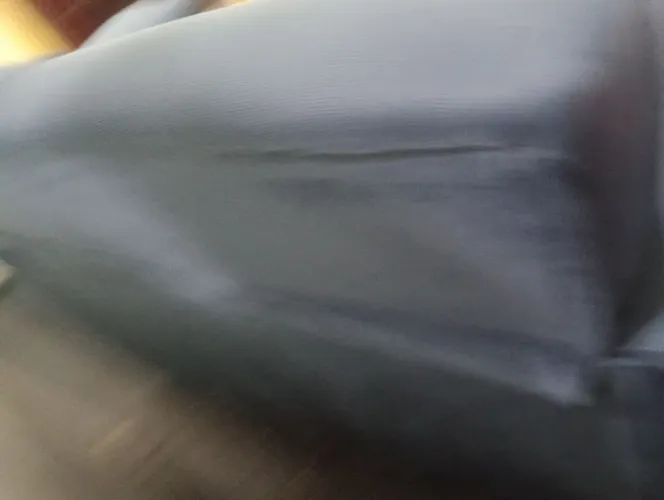 Vendo uma jogo de sofá de três e dois lugares