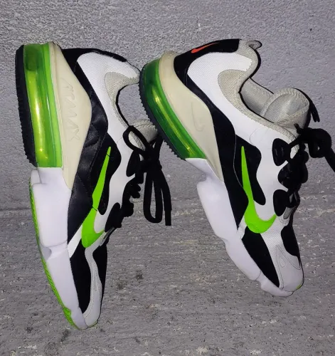 tênis Nike Air Max Infinity 2. 