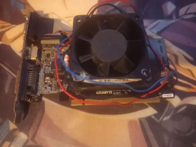 PLACA DE VIDEO GIGABYTE 2GB