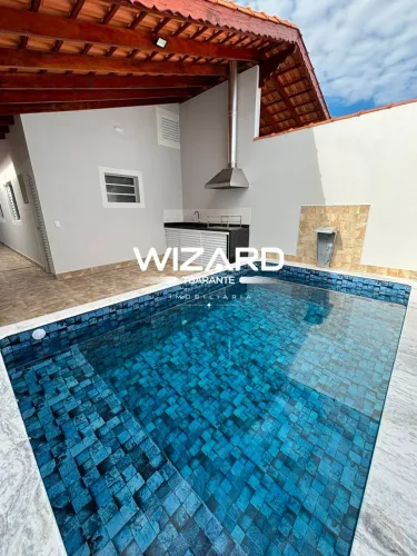 Casa nova de 135m² com piscina, lado praia no Balneário Itaóca em Mongaguá - SP
