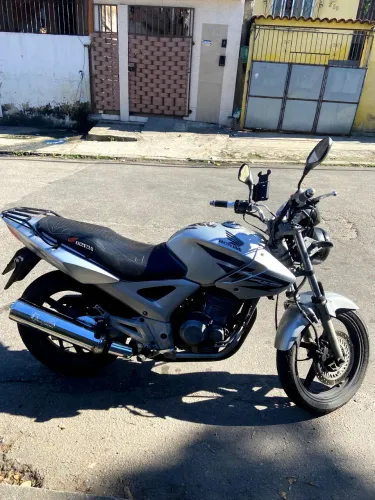 Honda CBX 250 Twister 2007 Prata - Motor Feito recentemente e Documentação toda em dia.