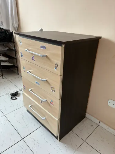Cômoda 4 gavetas