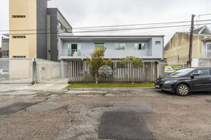 Sobrado para venda tem 281 m² com 4 quartos em Capão da Imbuia - Curitiba - PR