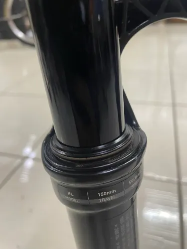 Suspensão Rockshox Reba
