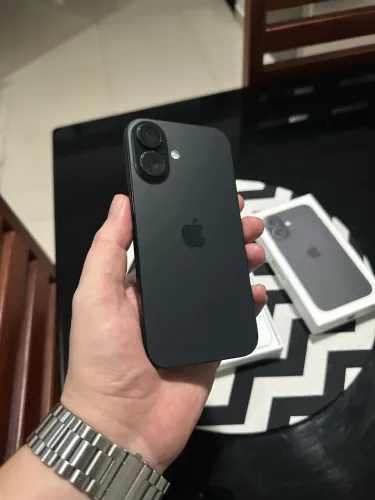iPhone 16