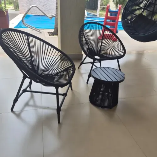 CONJUNTO ACAPULCO - 2 POLTRONAS + MESA DE APOIO 