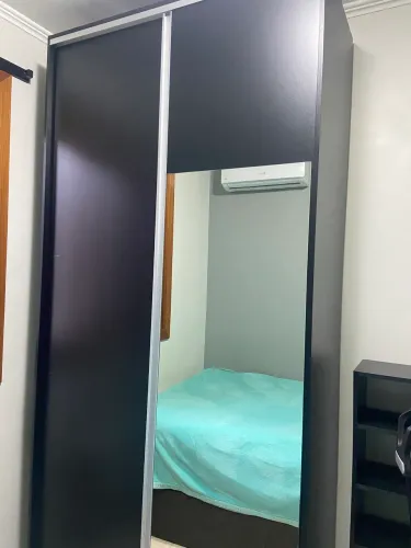  Quarto Roupeiro em MDF Preto - Roupeiro + Escrivaninha + Sapateira