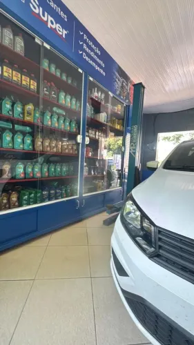 Equipamentos e produtos para troca de óleo de automóvel 