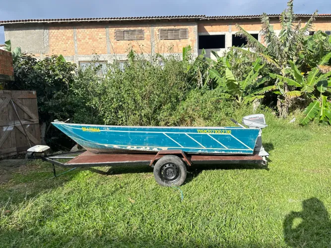 Vende-se Lancha com reboque