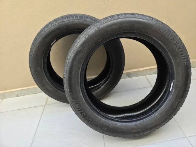 Par de pneus Bridgestone Turanza T005 205/55 R17 91V