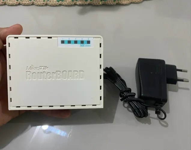 Mikrotik RB750GR3 - Gigabit