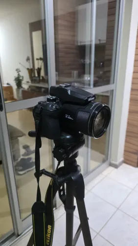 Nikon Coolpix P950 praticamente nova + tripé + bolsa