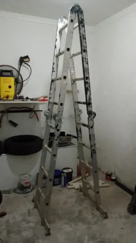 Escada De Alumínio Multifuncional Articulada 16 Degraus 4x4