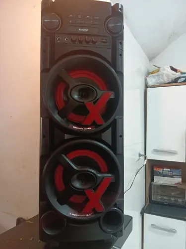 Vendo caixa de som  ,amvox 1000 w . Semi-nova  $ 700 reais. 