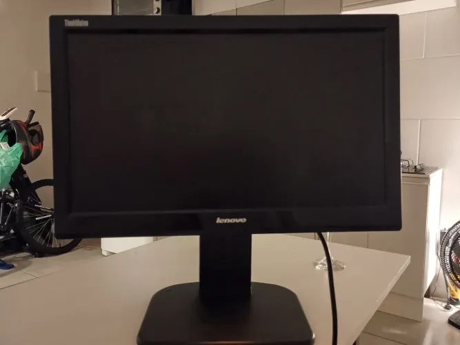 Monitor Lenovo 