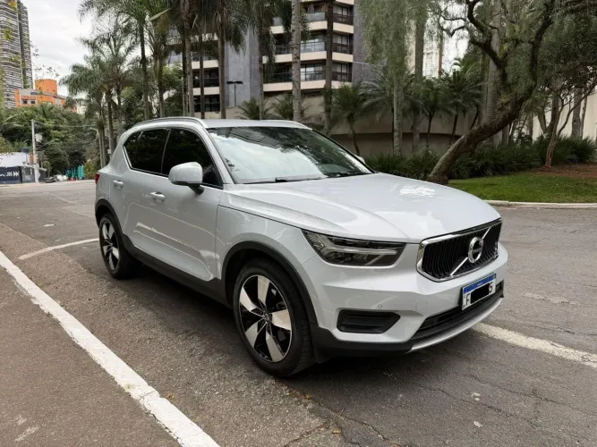 Volvo XC40 XC 40 T-4 Momentum 2.0 190cv FWD 2020