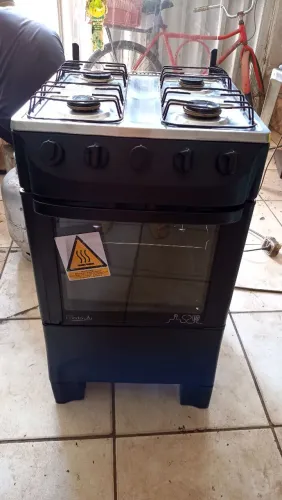 FOGÃO 4 BOCAS BEM CONSERVADO FUNCIONANDO PERFEITAMENTE TUDO