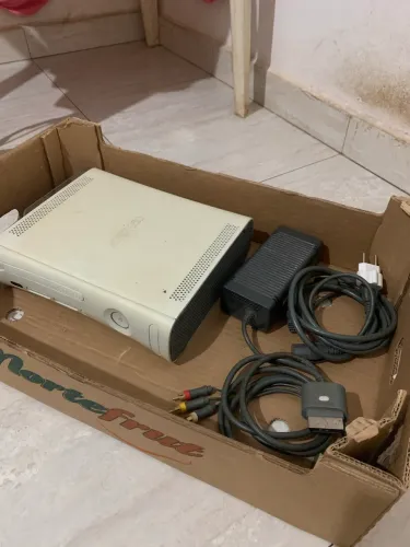 XBOX 360 RELÍQUIA + KINECKT