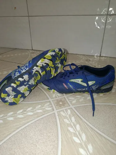 Vende se chuteira futsal