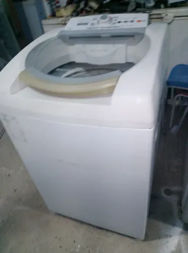 Vendo lavadoura Brastemp de 11 k funcionando bem todas as etapas
