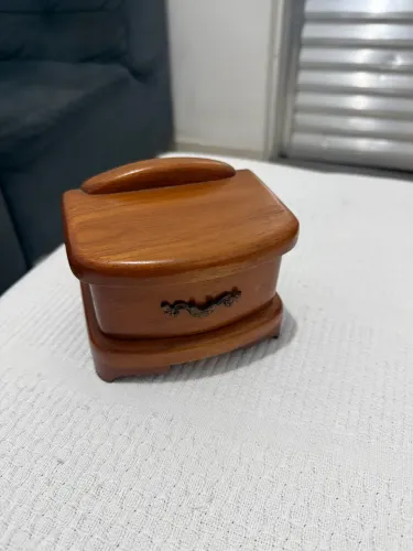 Mini cômoda de madeira maciça porta joias