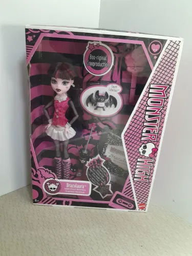 Boneca Draculaura Básica Creeproduction 2024 Monster High 