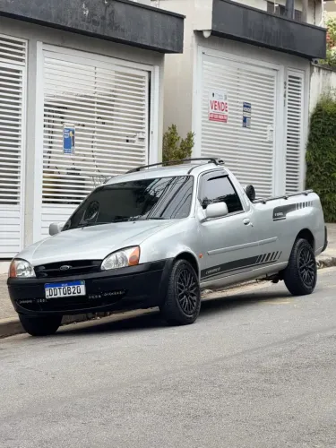 Ford Courier 1.6 L/ 1.6 Flex 2000