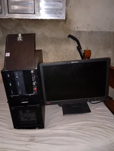 Cpu ddr2 com monitor funcionando normalmente com detalhes 
