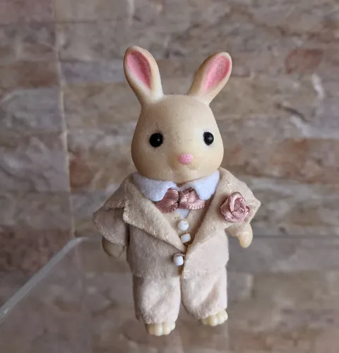 Roupinha Noivo Bege Sylvanian Families 