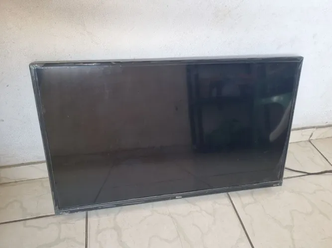 TV Philco para retirada de peça