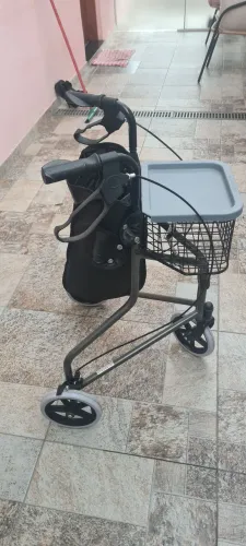 Andador triciclo
