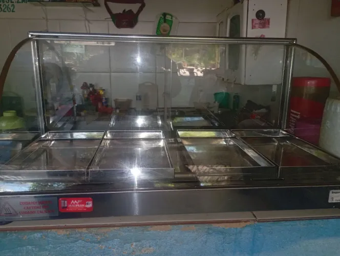vende-se estufa para salgados quatros compartimento ,nova , apenas um mês de uso.