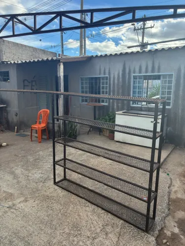 Prateleira de ferro ótimo estado 