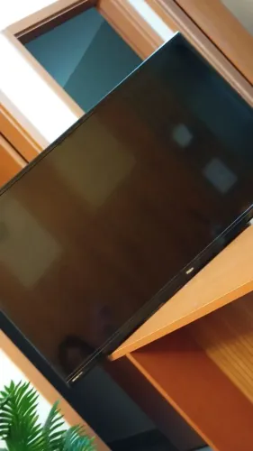 Vende-se TV smart 32" polidas seminova. Valor 400,00R$