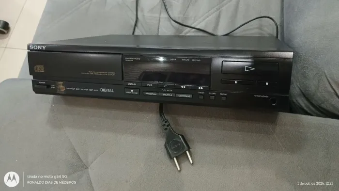 Toca cds Sony M35 ( sem controle, revisado)