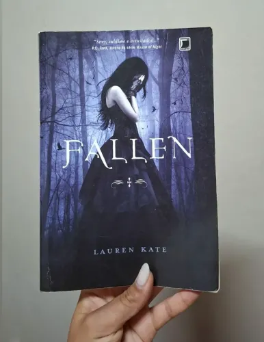 Livro "Fallen" Lauren Kate