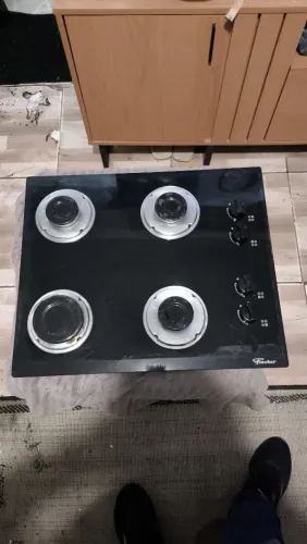 Cooktop elétrico quatro boca não tem a grade