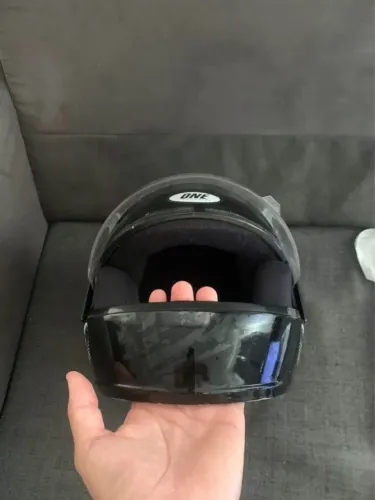 CAPACETE MARCA ONE EM BOM ESTADO OPORTUNIDADE TAM 58