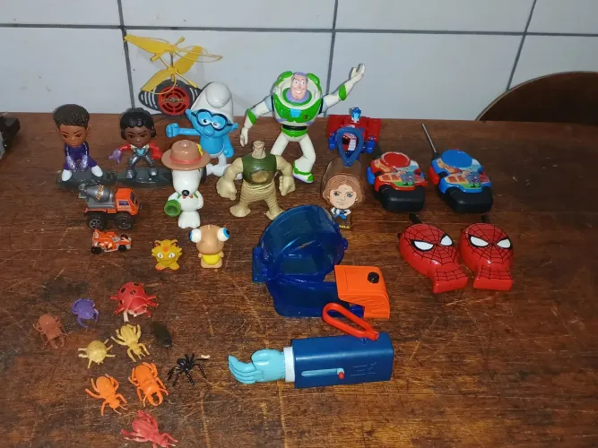 lote de brinquedos usados
