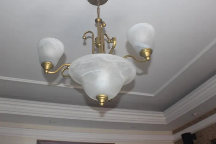 Lustre 4 cupulas para 6 lâmpadas
