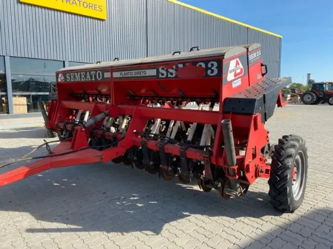 Plantadeira Semeato SSM23