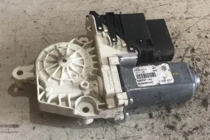 Motor Vidro Traseiro Esquerdo Jetta 2011 2012